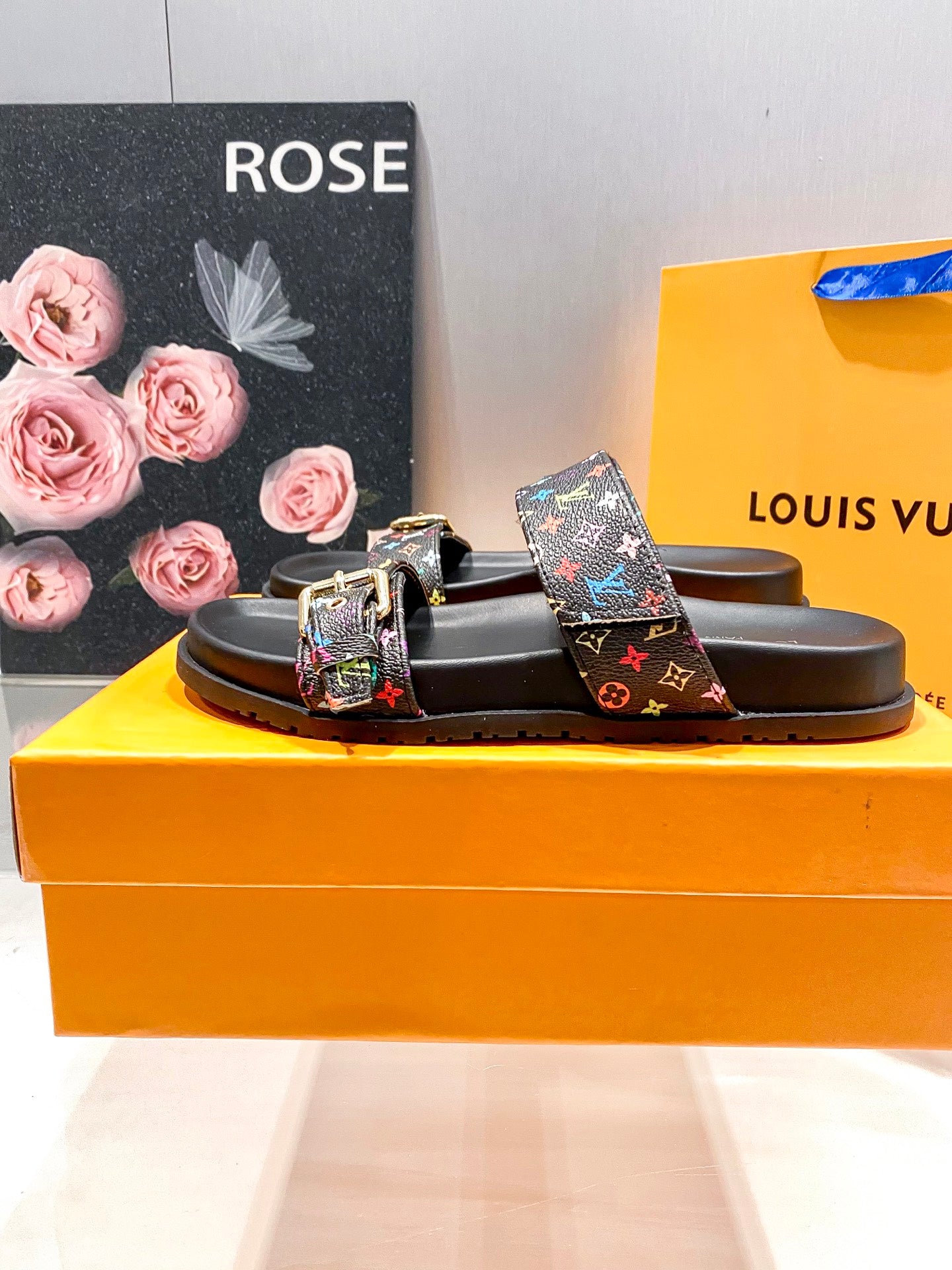 Women's casual sandal