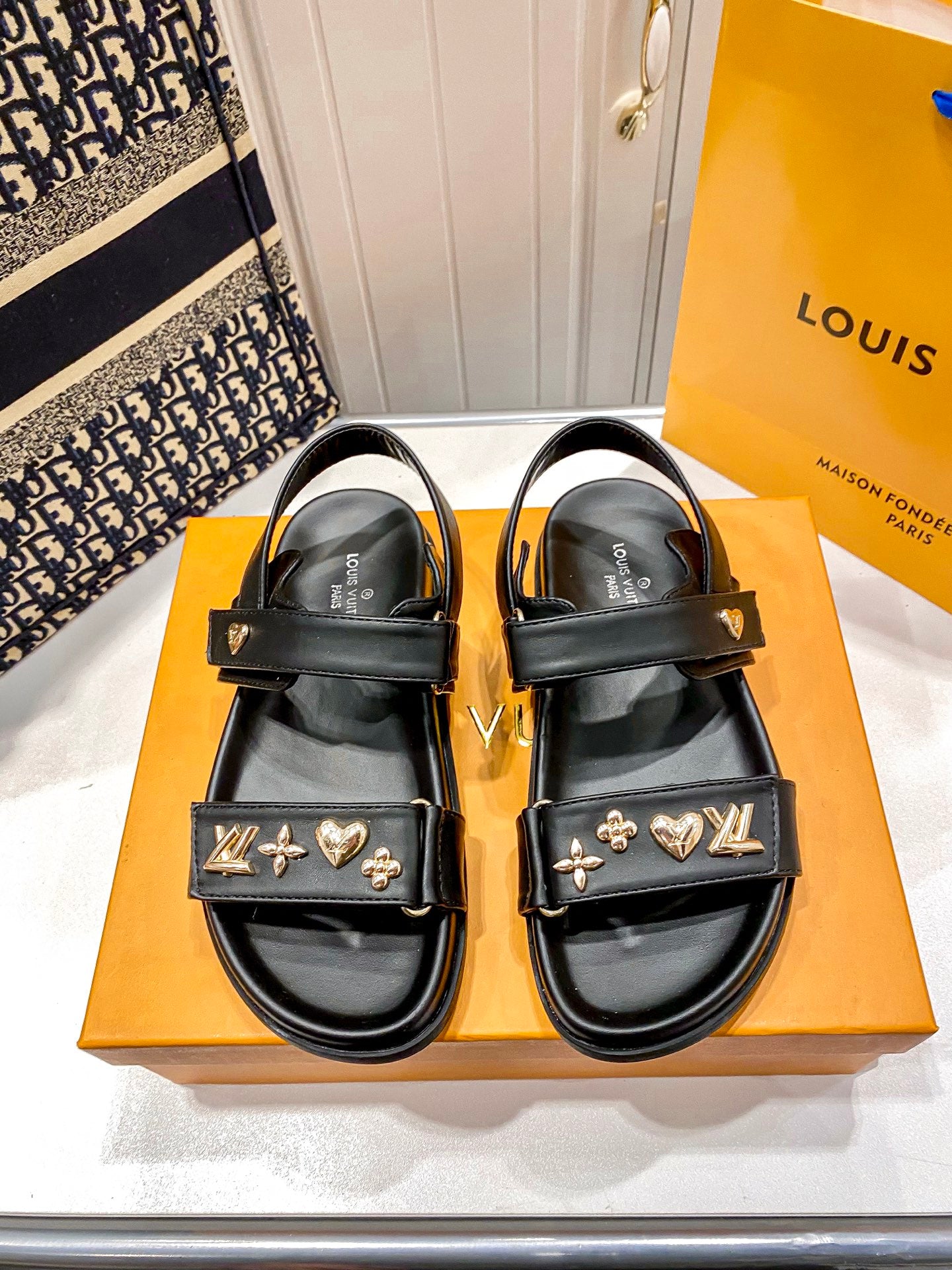 Women's casual sandals