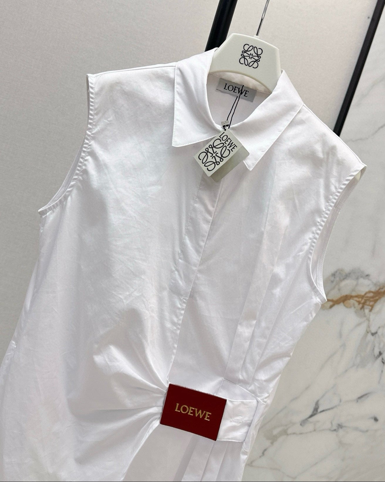 Women's sleeveless shirts