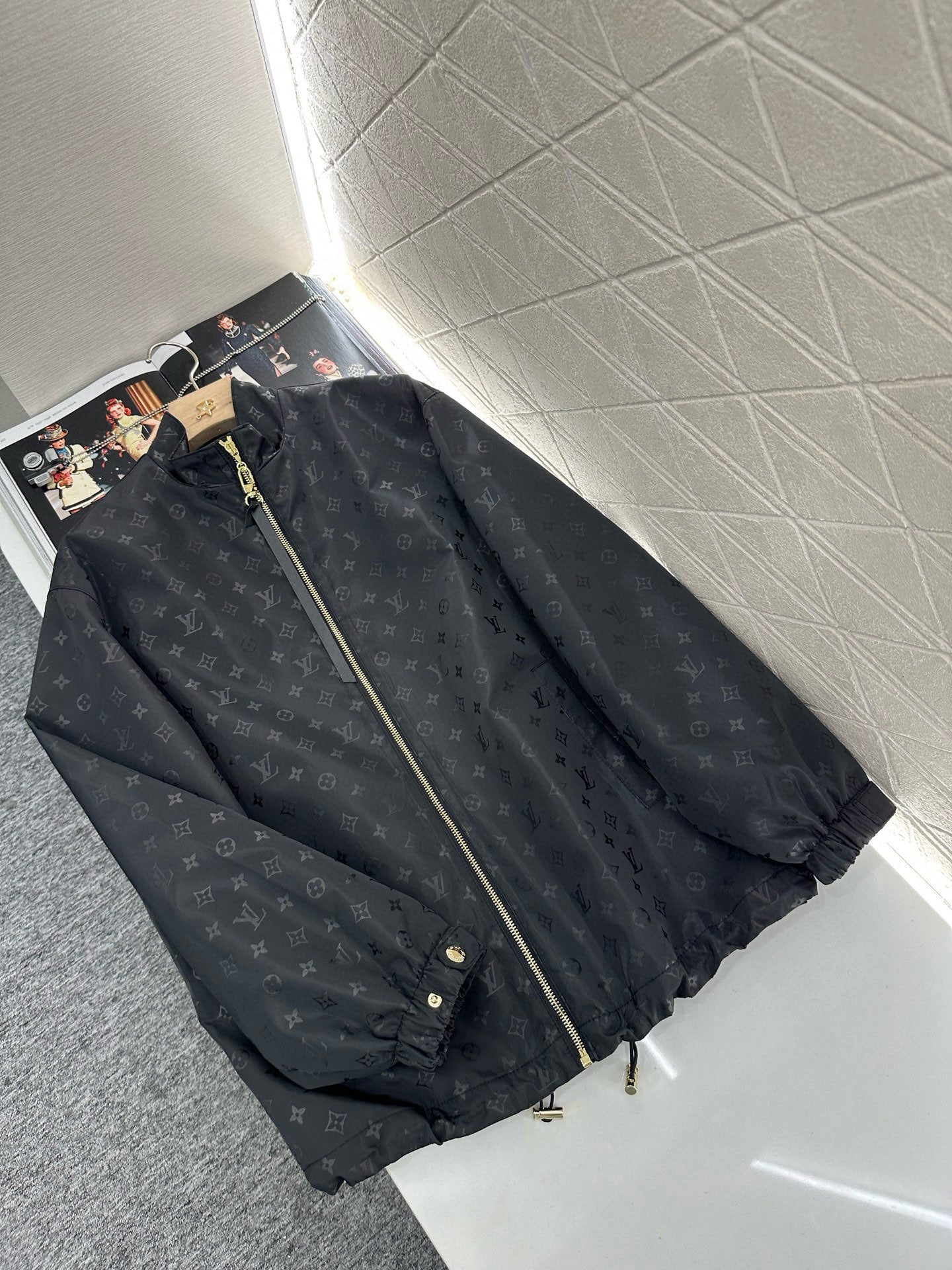 Vintage embossed Zip-Up Jacket