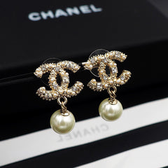 Pearl pendant earrings
