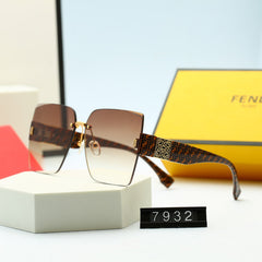 Stylish Women's Vintage Embossed Frame Sunglasses
