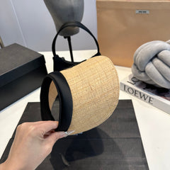 Raffia hat