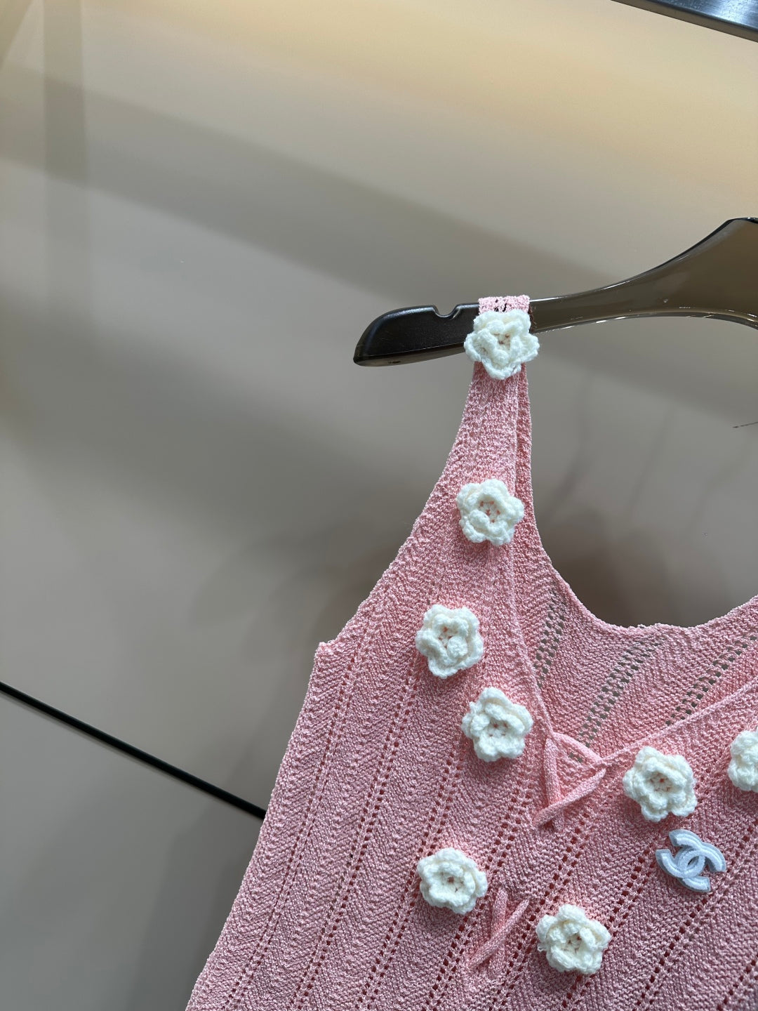 3D flower knitted vest