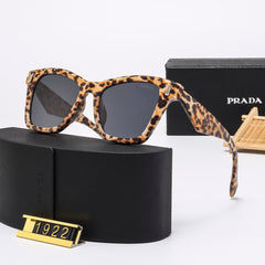Stylish retro cat eye sunglasses