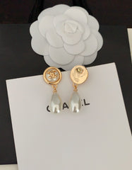 Pendant Pearl Earrings