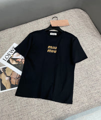 Simple and versatile sequined T-shirt