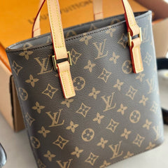 Second-hand bucket bag
