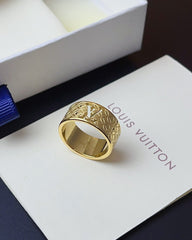 Hollow embossed ring