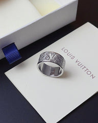 Hollow embossed ring