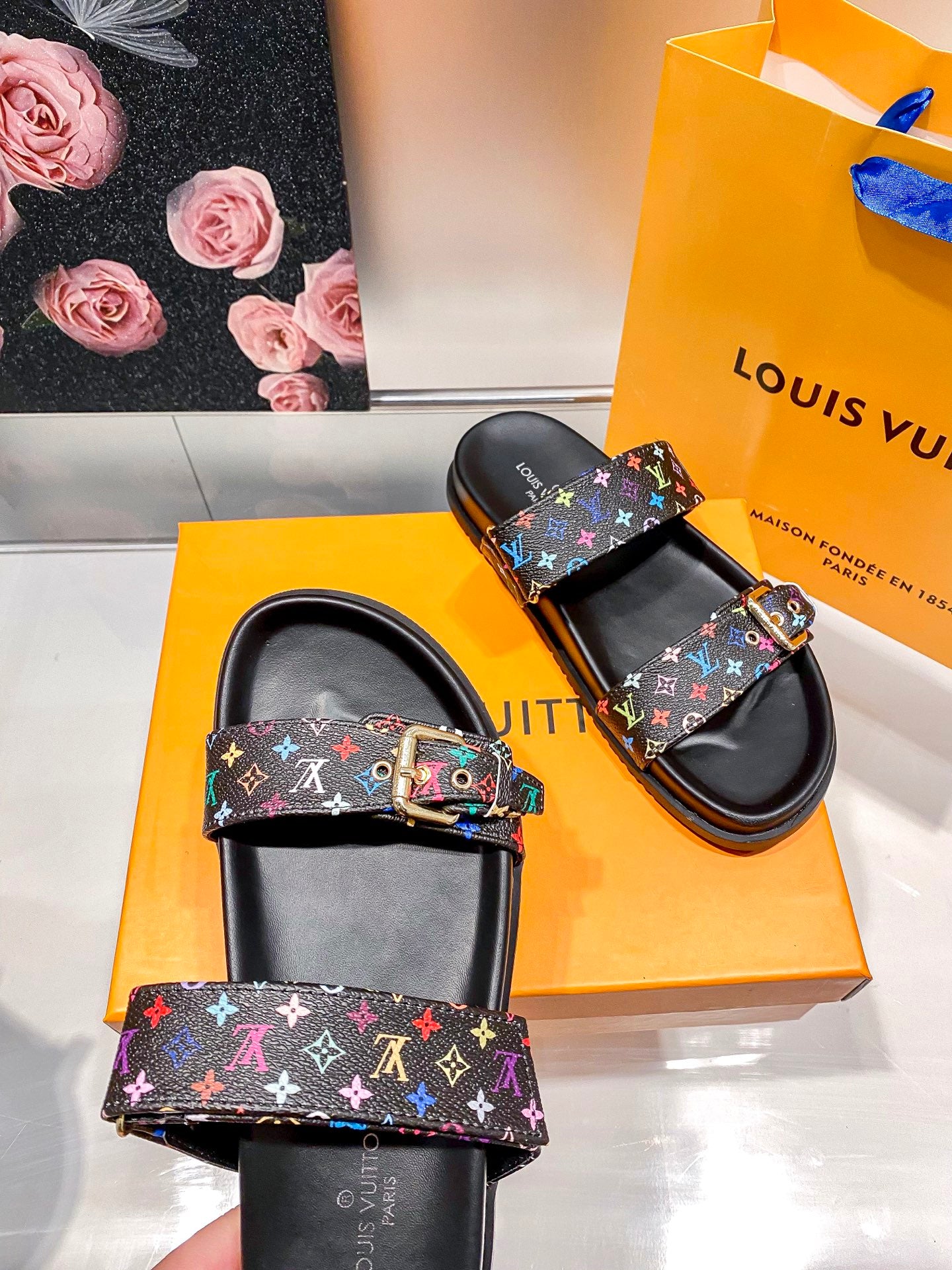 Women's casual sandal