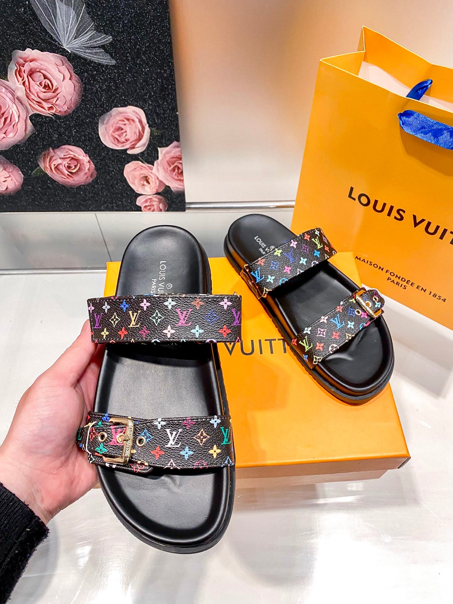 Women's casual sandal