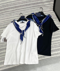 Silk scarf with chain T-shirt