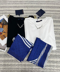 Silk scarf with chain T-shirt