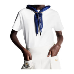 Silk scarf with chain T-shirt