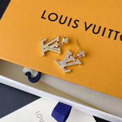 Diamond pendant earrings