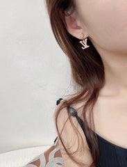 Diamond pendant earrings