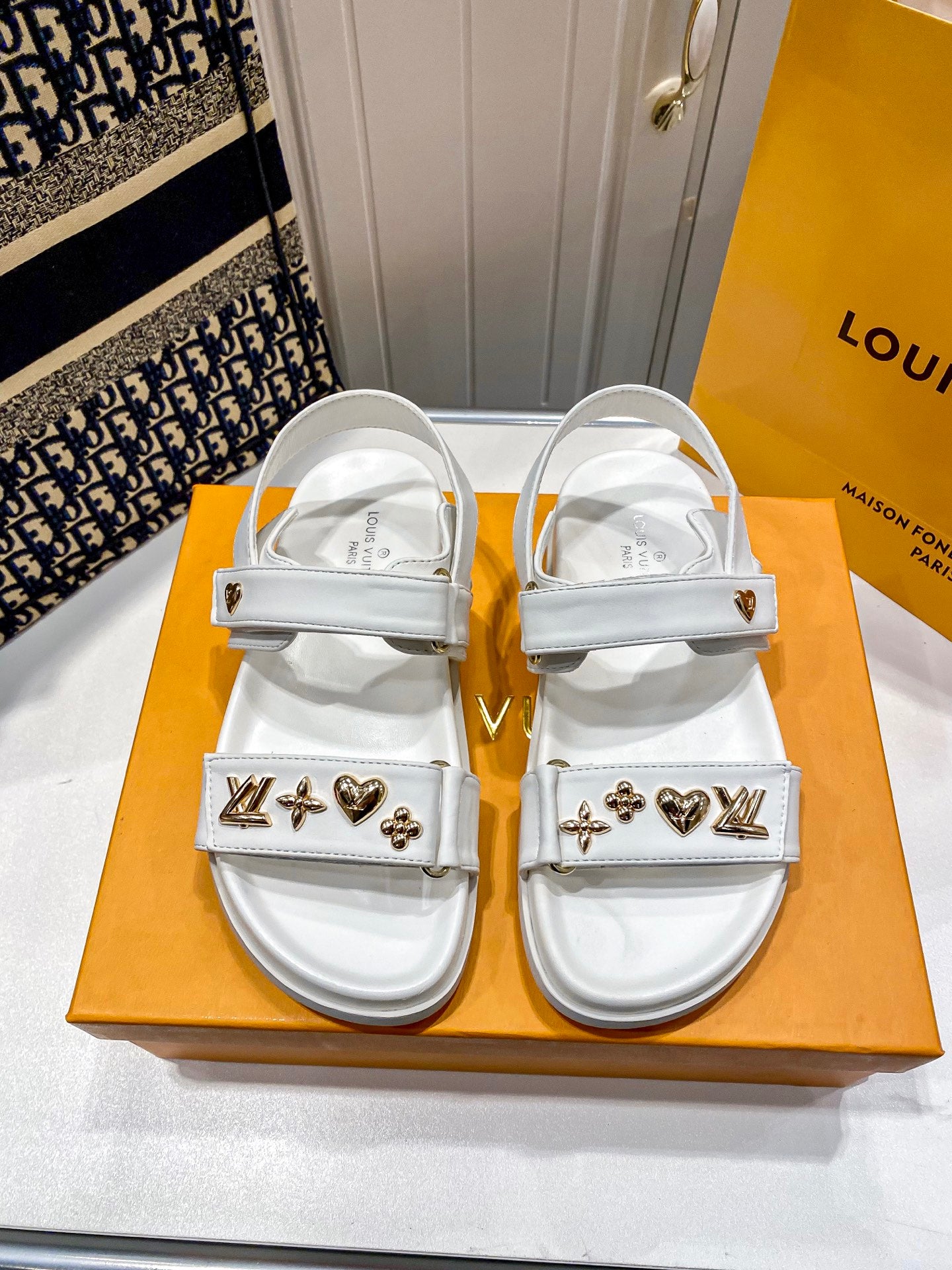Women's casual sandals