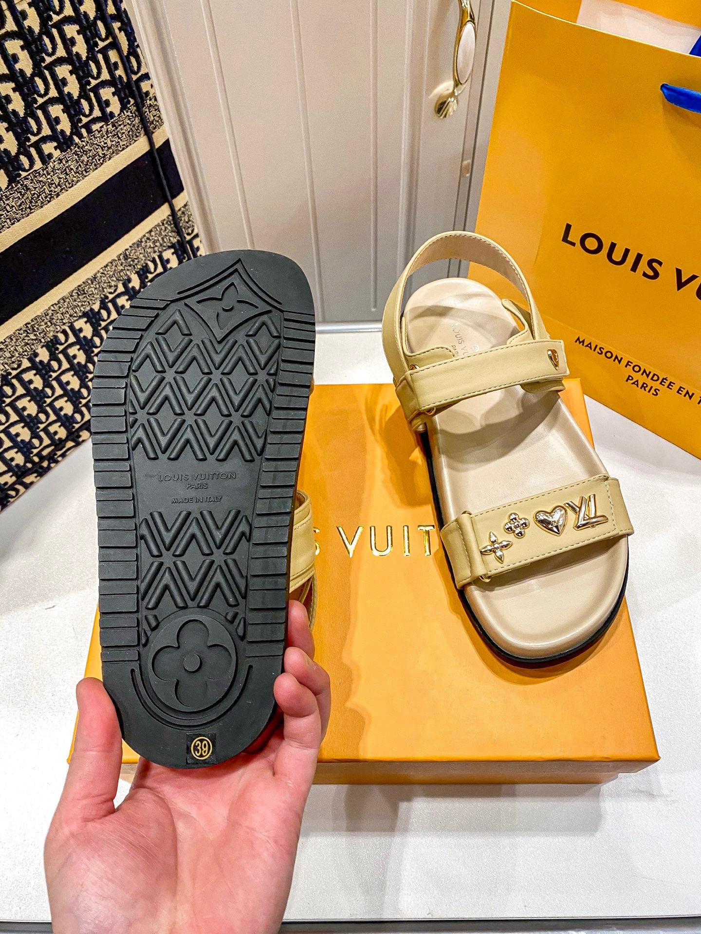 Women's casual sandals
