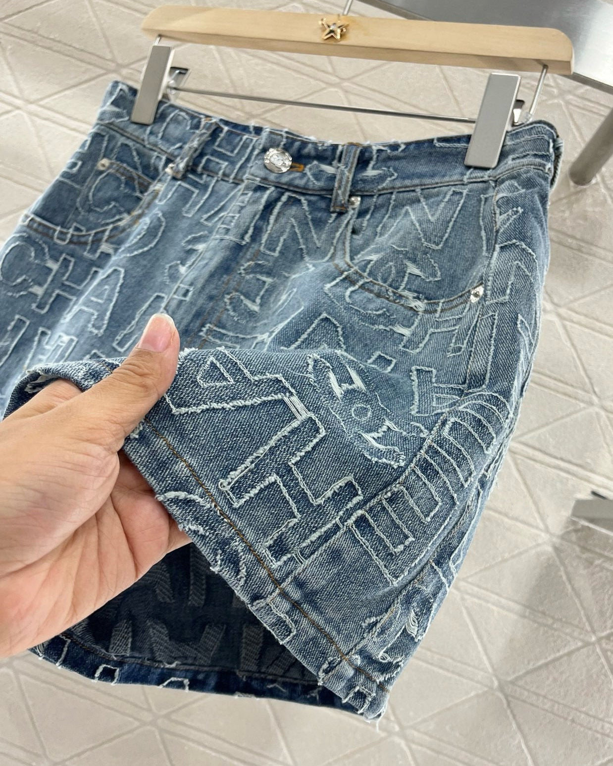 3D embroidered shorts